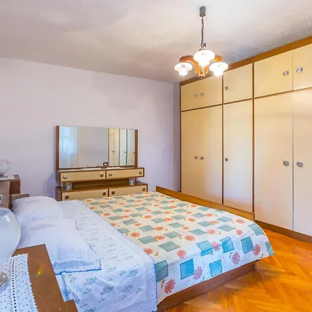 Miranda - Veliki First Floor - Mpolo *