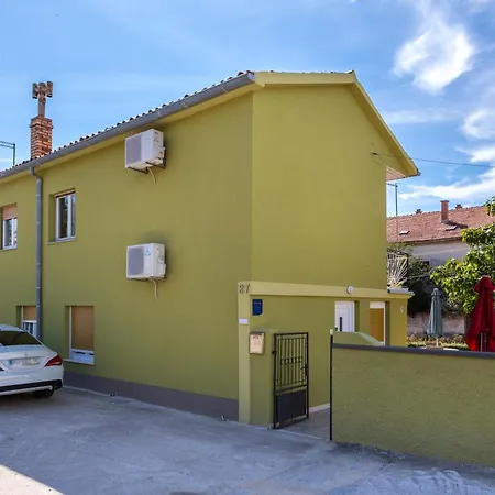 Apartman Miranda - Veliki First Floor - Mpolo *