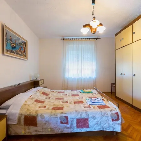 Miranda - Veliki First Floor - Mpolo *