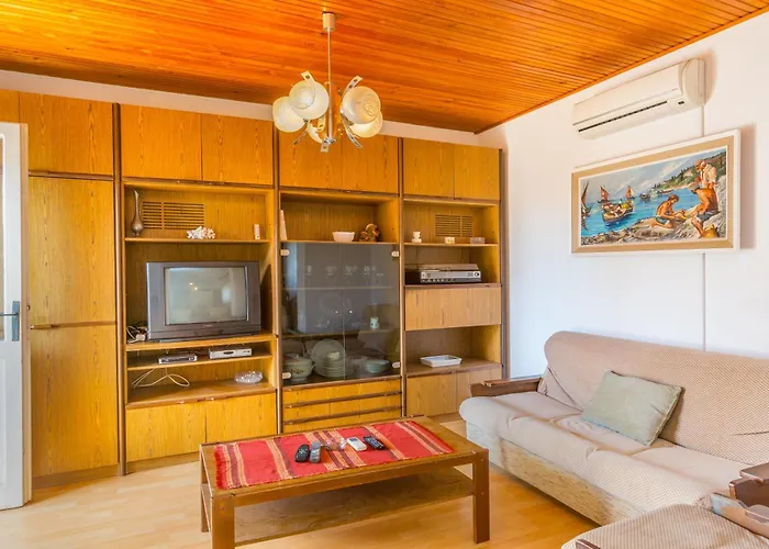 Miranda - Veliki First Floor - Mpolo Apartman